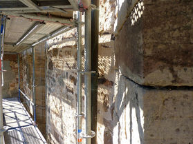 Arbeiten an der Südfassade (Foto: Karl-Franz Thiede)
